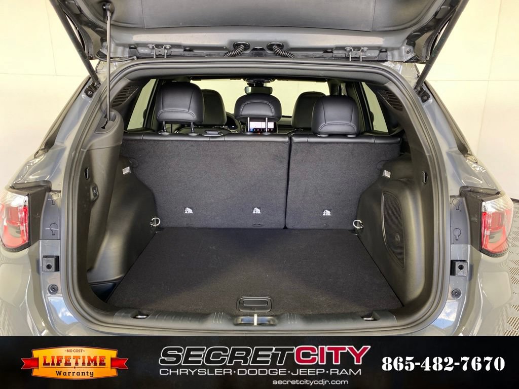 New 2026 Jeep Compass Trailhawk w/ Sun, Sound & Navigation Group AWD/4WD image 29