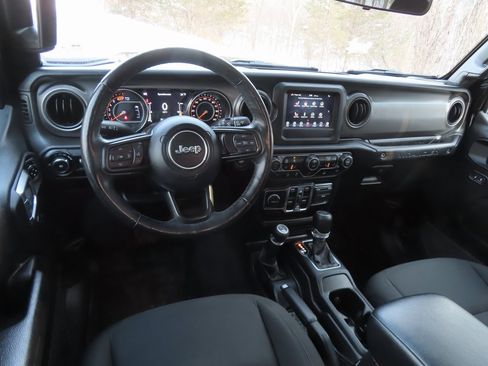 Used 2022 Jeep Wrangler Unlimited Willys image 4