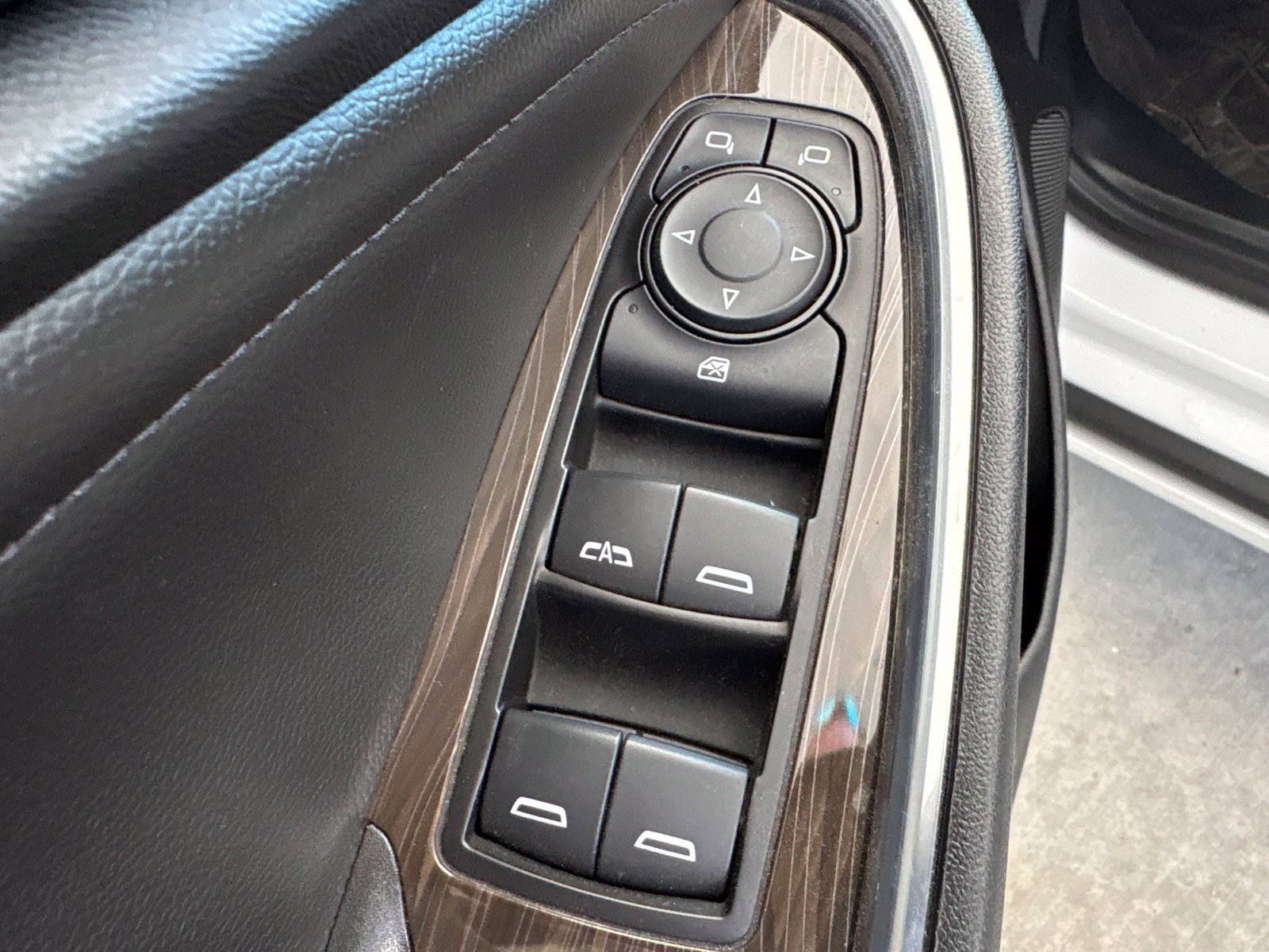 Used 2024 Chevrolet Malibu LT FWD image 11