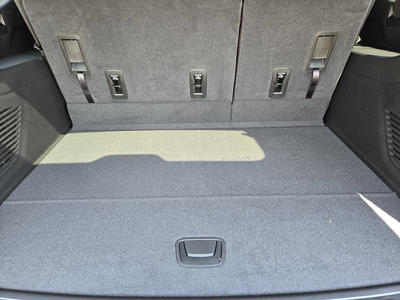 New 2026 Chevrolet Suburban LS w/ LPO, Dark Essentials Package RWD image 20
