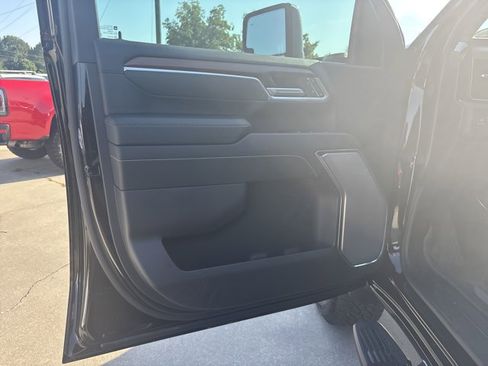 Used 2025 GMC Sierra 2500 Denali w/ Denali Reserve Package image 16