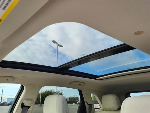 Used 2021 Cadillac XT5 Premium Luxury image 18