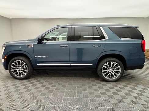 New 2026 GMC Yukon Denali w/ Denali Reserve Package AWD/4WD image 17