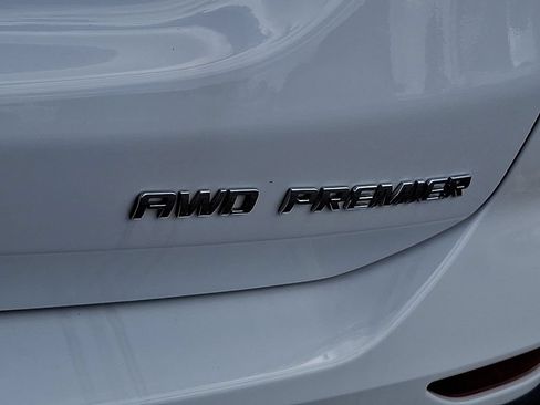 Used 2024 Chevrolet Equinox Premier AWD/4WD image 31