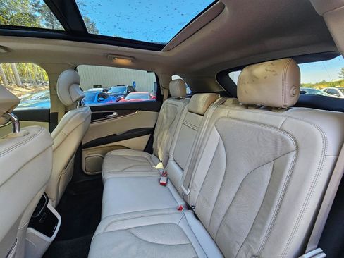 Used 2016 Lincoln MKX Reserve w/ Technology Package image 32