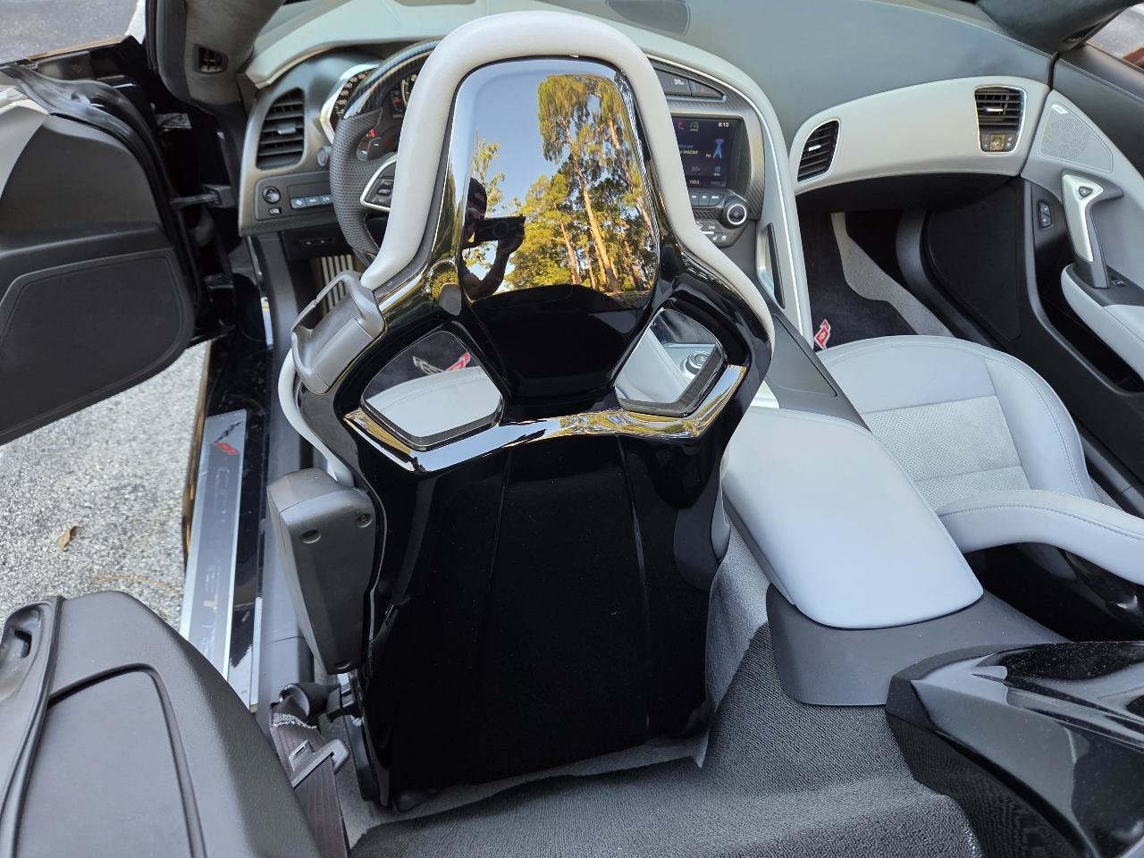 Used 2014 Chevrolet Corvette Stingray Convertible w/ 3LT Preferred Equipment Group RWD image 28