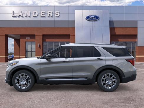 New 2026 Ford Explorer Platinum RWD image 3