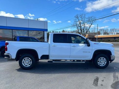 Used 2025 Chevrolet Silverado 2500 LT AWD/4WD image 11