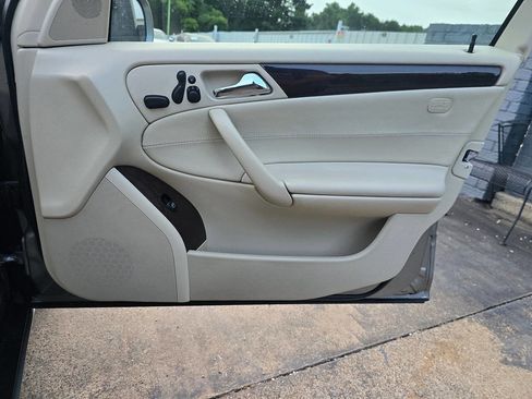 Used 2007 Mercedes-Benz C 280 Sedan image 24