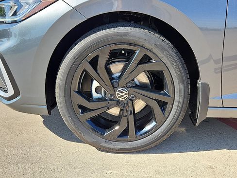 New 2025 Volkswagen Jetta SE image 6