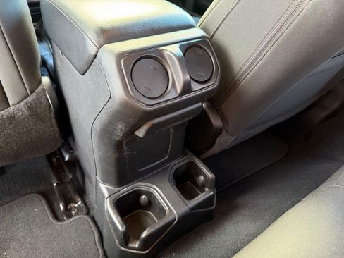 Used 2022 Jeep Wrangler Sport S image 23