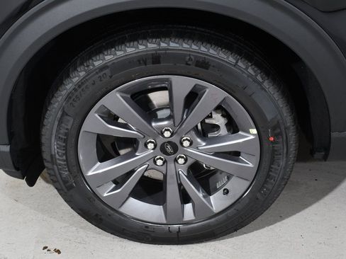 New 2025 Ford Explorer Active w/ Active Comfort Package image 25