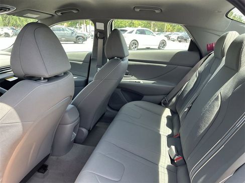 New 2025 Hyundai Elantra SEL image 19