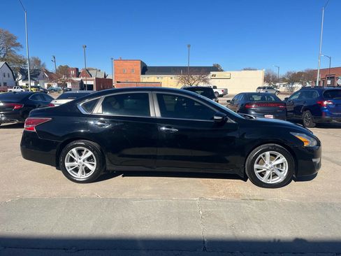 Used 2014 Nissan Altima 2.5 SV w/ Convenience Package image 1