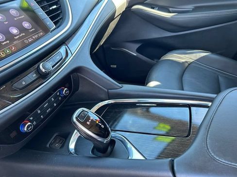 Used 2021 Buick Enclave Avenir w/ Avenir Technology Package AWD/4WD image 19