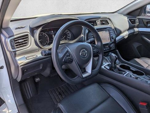 Used 2022 Nissan Maxima SV w/ Floor Mat Group FWD image 10