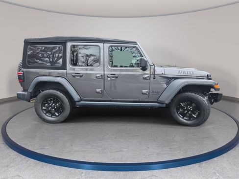 Used 2021 Jeep Wrangler Unlimited Willys image 4