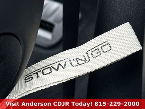 New 2026 Chrysler Pacifica Limited image 8