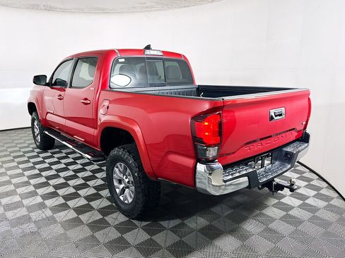 Used 2019 Toyota Tacoma SR5 RWD image 5