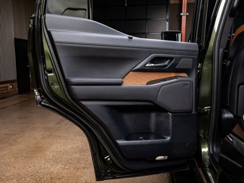 Used 2024 Lexus GX 550 image 38