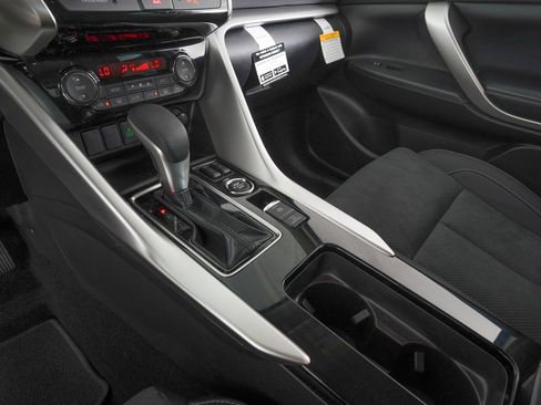New 2026 Mitsubishi Eclipse Cross SE AWD/4WD image 11