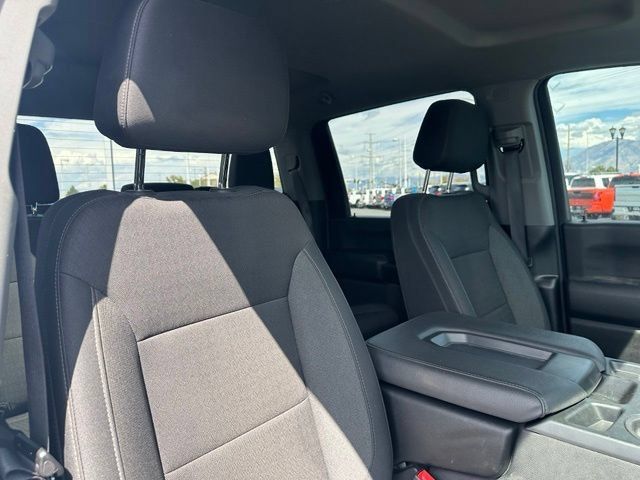 Certified 2025 Chevrolet Silverado 2500 Custom w/ Custom Value Package AWD/4WD image 31