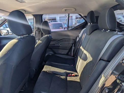 Used 2020 Nissan Kicks SV image 11
