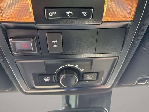 Used 2021 Toyota Tacoma TRD Off-Road image 7