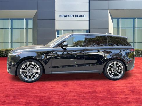 Used 2023 Land Rover Range Rover Sport SE AWD/4WD image 2