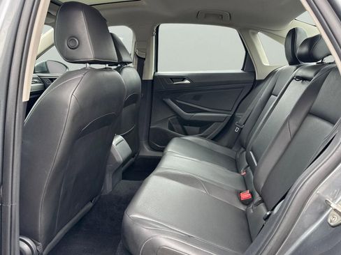 Used 2020 Volkswagen Jetta SE image 5