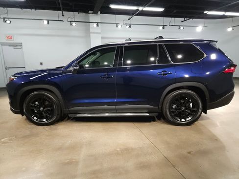 Certified 2025 Toyota Grand Highlander FWD image 4
