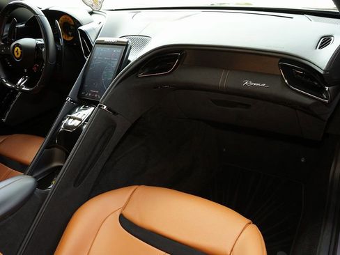 Used 2021 Ferrari Roma image 11