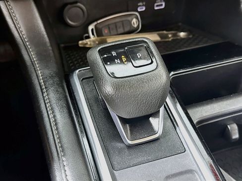 Used 2023 Nissan Pathfinder SV AWD/4WD image 19