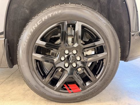 Used 2024 Chevrolet Traverse Premier image 13