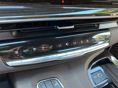 Used 2022 Cadillac Escalade Sport w/ LPO, ONYX Package RWD image 32