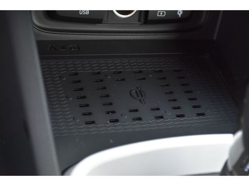 New 2025 Hyundai Venue Limited image 18