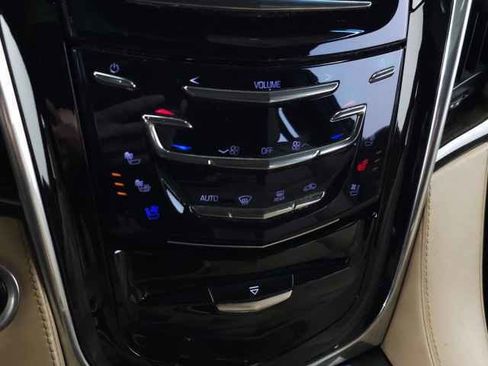 Used 2018 Cadillac Escalade ESV Platinum image 32