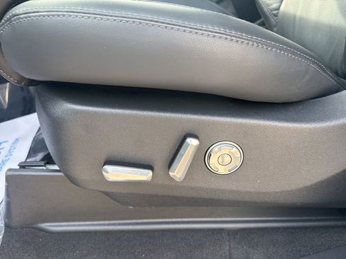 New 2026 Lincoln Navigator L Reserve w/ Jet Appearance Package AWD/4WD image 8