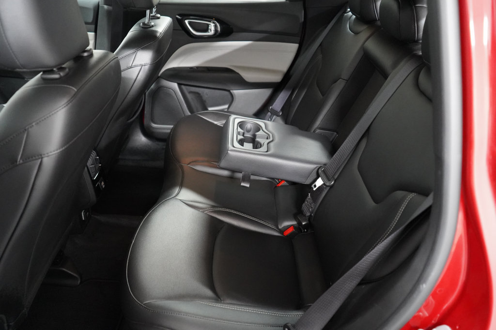Certified 2025 Jeep Compass Limited AWD/4WD image 19
