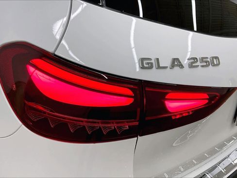 New 2026 Mercedes-Benz GLA 250 4MATIC image 14