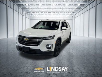 Used 2023 Chevrolet Traverse LT