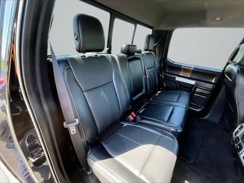 Used 2018 Ford F150 Lariat w/ Equipment Group 502A Luxury AWD/4WD image 28