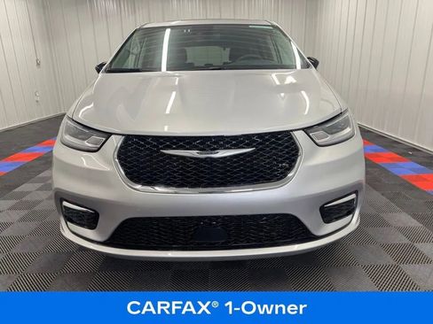 Used 2024 Chrysler Pacifica Limited FWD image 10