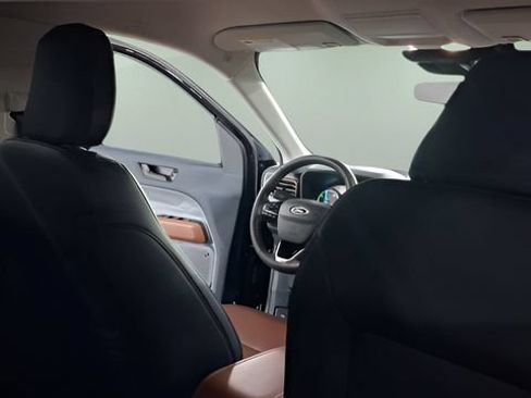 Used 2023 Ford Maverick Lariat w/ Lariat Luxury Package FWD image 14