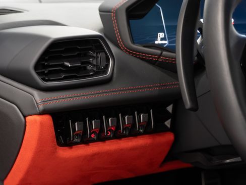 Used 2020 Lamborghini Huracan EVO AWD/4WD image 18