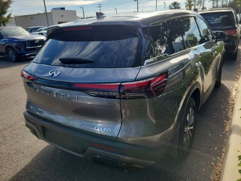 Certified 2025 INFINITI QX60 Pure image 4