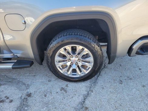 Used 2023 GMC Sierra 1500 Denali w/ Technology Package AWD/4WD image 9