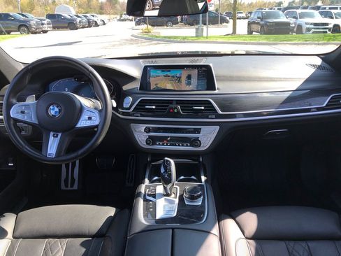Used 2022 BMW 750i xDrive w/ Executive Package AWD/4WD image 30