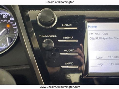 Used 2018 Toyota Camry SE image 42