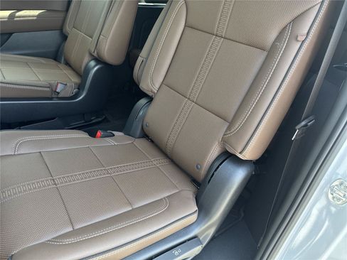 New 2026 Chevrolet Suburban High Country AWD/4WD image 34